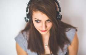 News Top 5 Songs Every Woman Should Have On Their Breakup Playlist for College Students