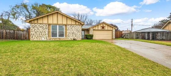 SAGU Housing Charming 3BR/2BA Single Family Home in Grand Prairie, TX for Southwestern Assemblies of God University Students in Waxahachie, TX