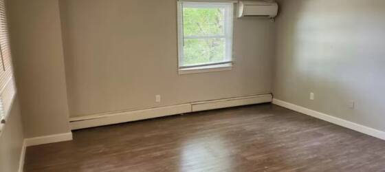 Trinity College of Nursing & Health Sciences Housing 2 bedroom all utilities included!!!! for Trinity College of Nursing & Health Sciences Students in Rock Island, IL