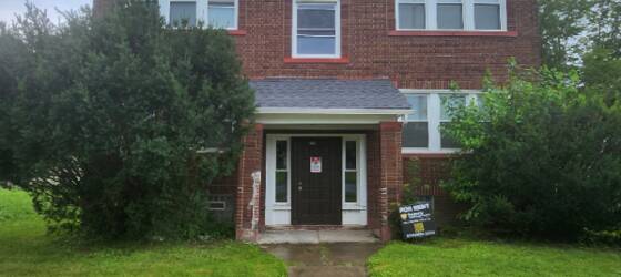 Cleveland Housing Two Bedroom Unit Available for Cleveland Students in Cleveland, OH