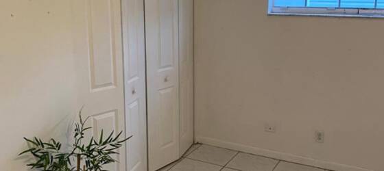 FIU Housing APARTMENT 1/1 FOR RENT for Florida International University Students in Miami, FL