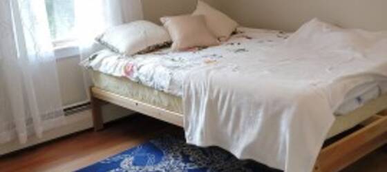 UHart Housing Furnished Room Available Close to Highways for University of Hartford Students in West Hartford, CT
