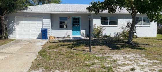 Manatee Technical Institute Housing Recently remodeled House with fenced backyard for Manatee Technical Institute Students in Bradenton, FL