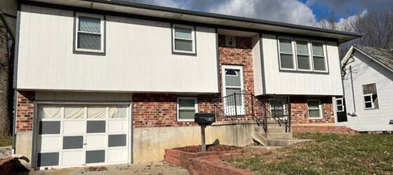 UCM Housing 219 W Market for University of Central Missouri Students in Warrensburg, MO