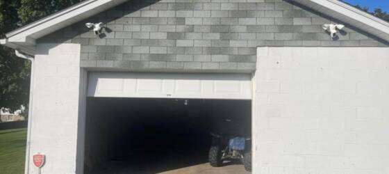 LCCC Housing Oversized Garage for Rent for Luzerne County Community College Students in Nanticoke, PA
