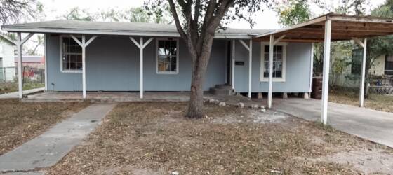 Housing Near Texas A&M-Kingsville Cute 3bed 1bath for Rent in Kingsville