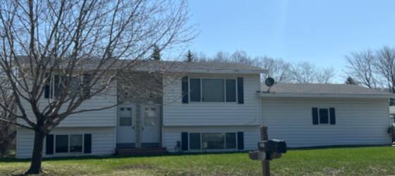 Carleton Housing ONE LEVEL DUPLEX  with large yard for Carleton College Students in Northfield, MN