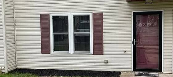 Penn St Harrisburg Housing Modern 2 Bed Townhouse in Dover, PA | Available 04/01 | $1685/month for Pennsylvania State University Harrisburg Students in Middletown, PA