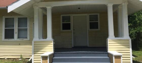Bethel College-Indiana Housing 2 Bed/1 bath home @ 521 Haney for Bethel College-Indiana Students in Mishawaka, IN