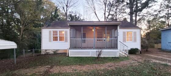 Southern Poly Housing 4 bed / 2 bath Home Near Kennesaw Marietta Campus for Southern Polytechnic State University Students in Marietta, GA