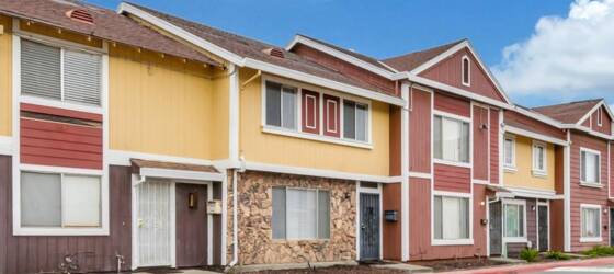 UC Davis Housing Freshly Remodeled 3 Bed 1.5 Bath Townhome for UC Davis Students in Davis, CA