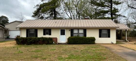 UNA Housing House for rent for University of North Alabama Students in Florence, AL