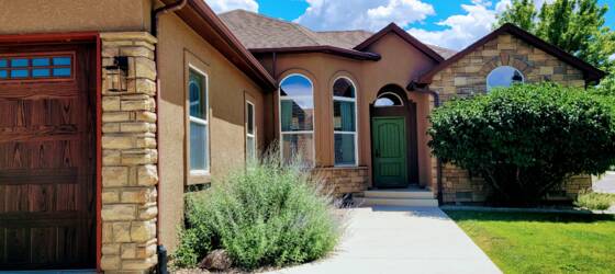 Grand Junction Housing Views, easy care upgraded ranch style home for Grand Junction Students in Grand Junction, CO
