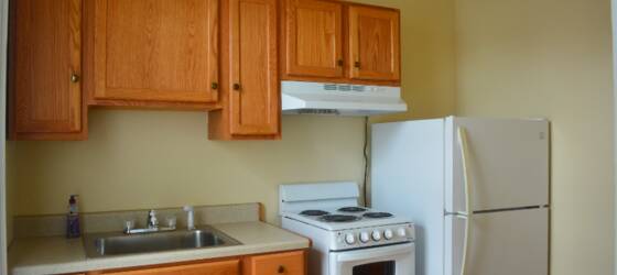 Clinton Housing 1 Bed apartment in East Utica heat included for Clinton Students in Clinton, NY