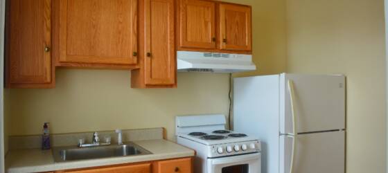 Colgate Housing 1 Bed apartment in East Utica heat included for Colgate University Students in Hamilton, NY