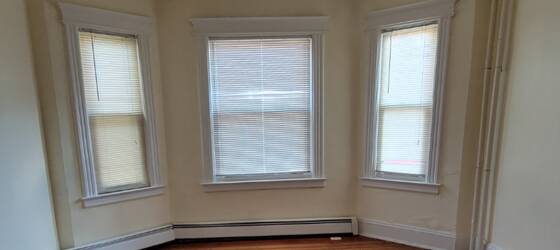 Hartford Seminary Housing No Parking 3 bedroom 2nd flr apartment in West End for Hartford Seminary Students in Hartford, CT