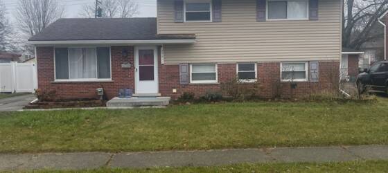 Madonna Housing Charming 3 Bedroom Home in Livonia for Madonna University Students in Livonia, MI