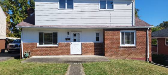 Penn State Fayette Housing 4 Bedroom 2 Bath in Single Family Home in a Quiet Setting for Pennsylvania State University Fayette, Eberly Campus Students in Uniontown, PA