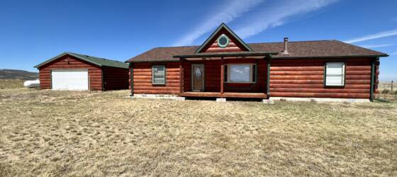 Wyoming Housing Beautiful Log Rural Home! for Wyoming Students in , WY