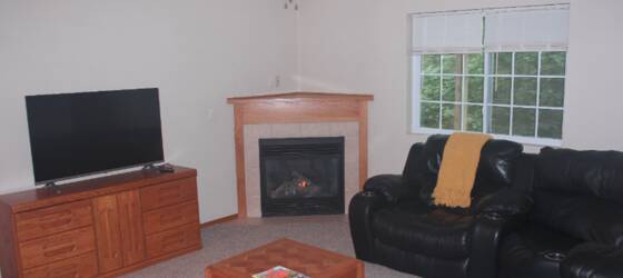 UW-Green Bay Housing Furnished short term rental for University of Wisconsin-Green Bay Students in Green Bay, WI
