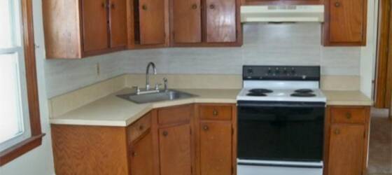 Post Housing Beautiful 3 Bedroom On Maple for Post University Students in Waterbury, CT