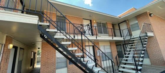 UT Austin Housing Apartment Unit - North Campus - Free Parking for University of Texas at Austin Students in Austin, TX